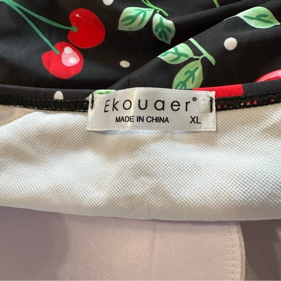 Ekouaer women's cherry one piece XL, nwt - Picture 4 of 4